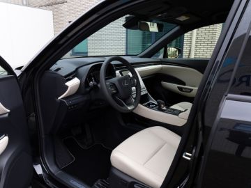 Lexus LBX